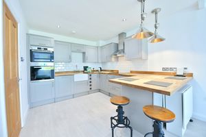 Kitchen- click for photo gallery